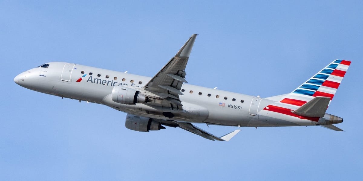 American Airline Pilots Mistook Intercom Static for Security Threat