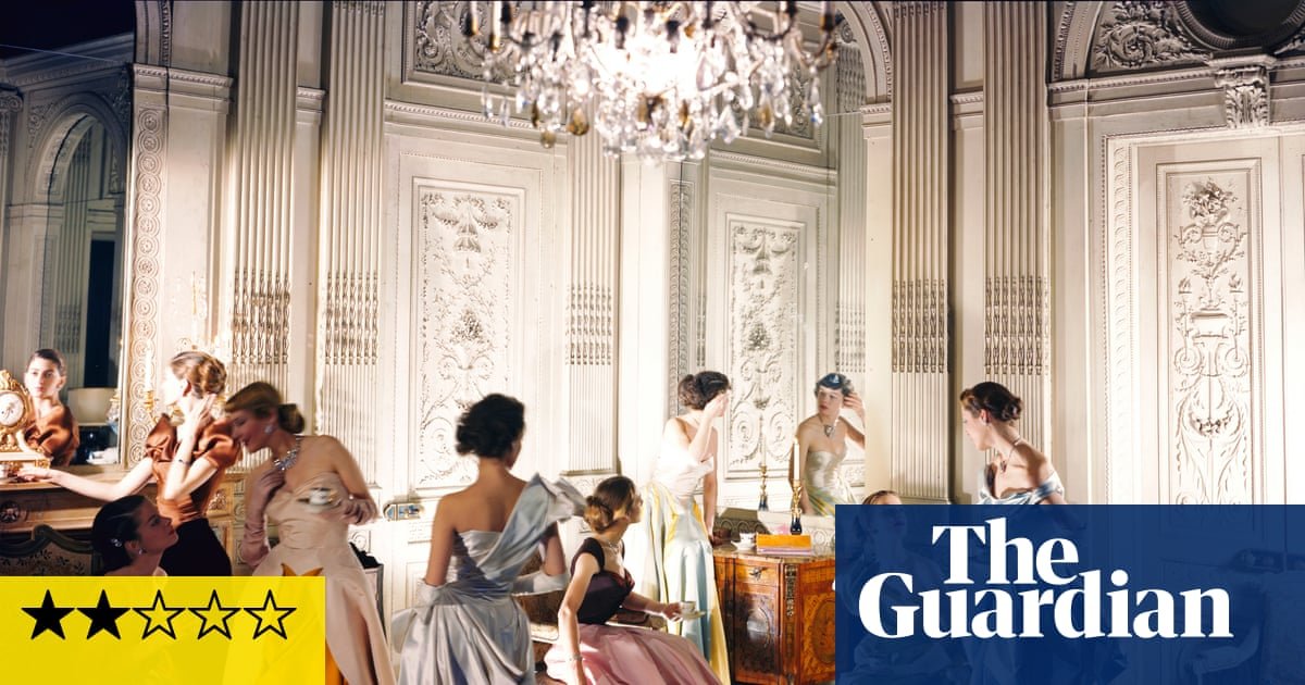 Cecil Beaton’s Fashionable World review – a narrow view of beauty from a borderline stalker | Art and design Cecil Beaton’s Fashionable World review – a narrow view of beauty from a borderline stalker | Art and design