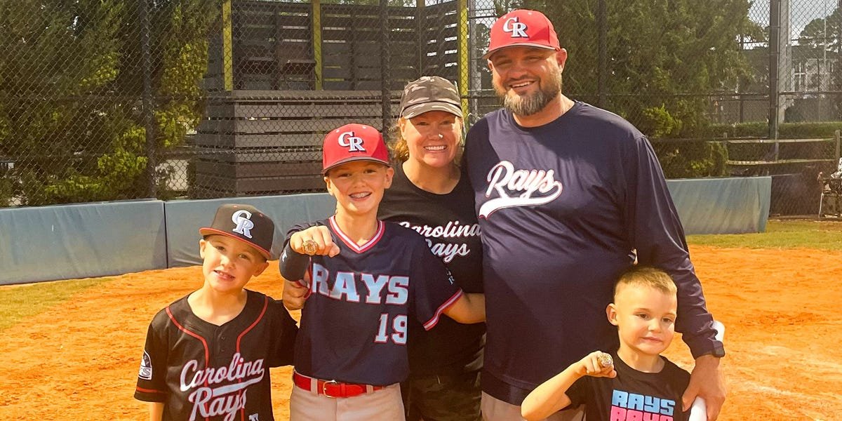 Motherhood Is Lonely, Even Though I’m Surrounded by People