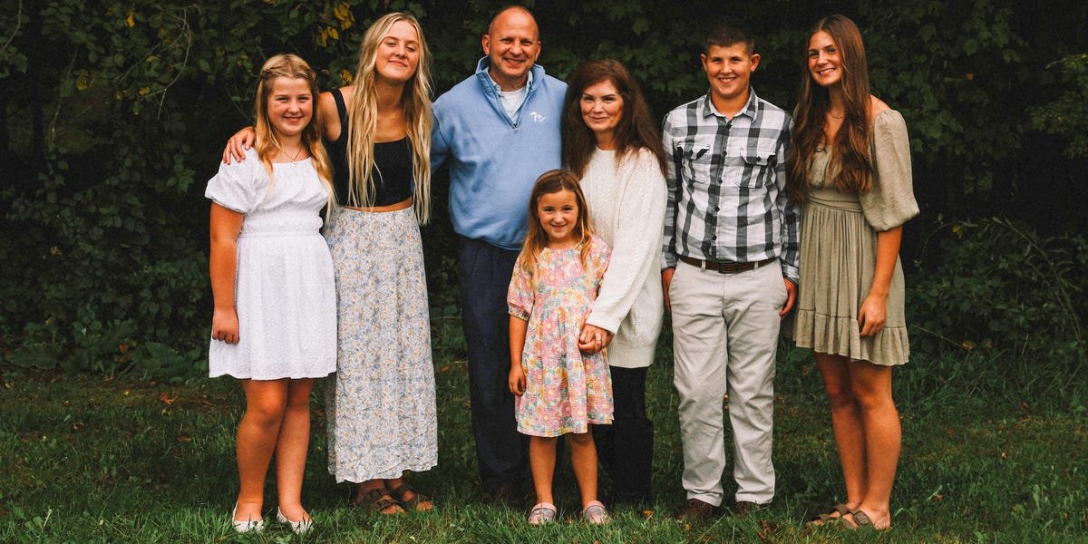 My Parents Lived With My Family of 7 After Selling Their House My Parents Lived With My Family of 7 After Selling Their House