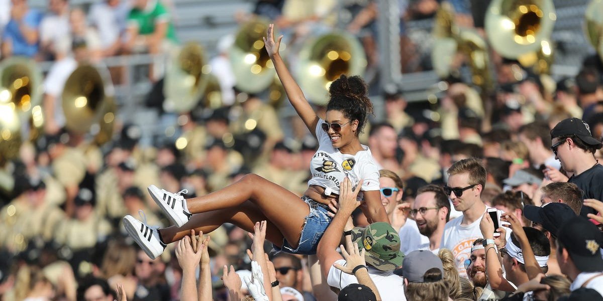 Photos Show How US Colleges and Universities Celebrate Homecoming