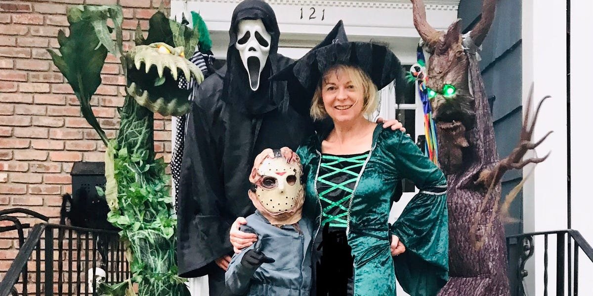 Putting up Halloween Decor Alone Made Me Realize I’m Losing My Kids