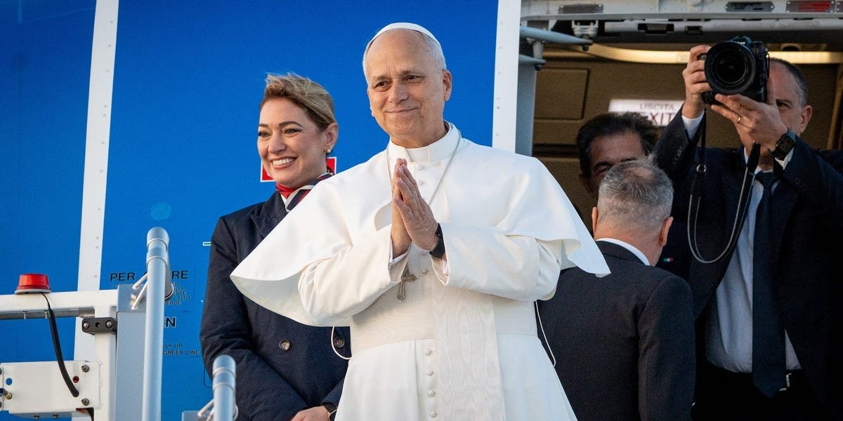 This Is How the Unofficial ‘Papal Airline’ Flies the Pope This Is How the Unofficial ‘Papal Airline’ Flies the Pope