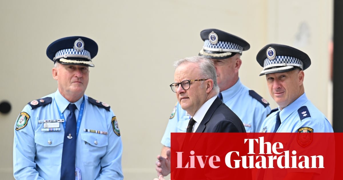 Bondi beach shooting live updates: Albanese says national cabinet to discuss tougher gun laws today; butchered pig heads found at Muslim cemetery in Sydney | Bondi beach terror attack Bondi beach shooting live updates: Albanese says national cabinet to discuss tougher gun laws today; butchered pig heads found at Muslim cemetery in Sydney | Bondi beach terror attack