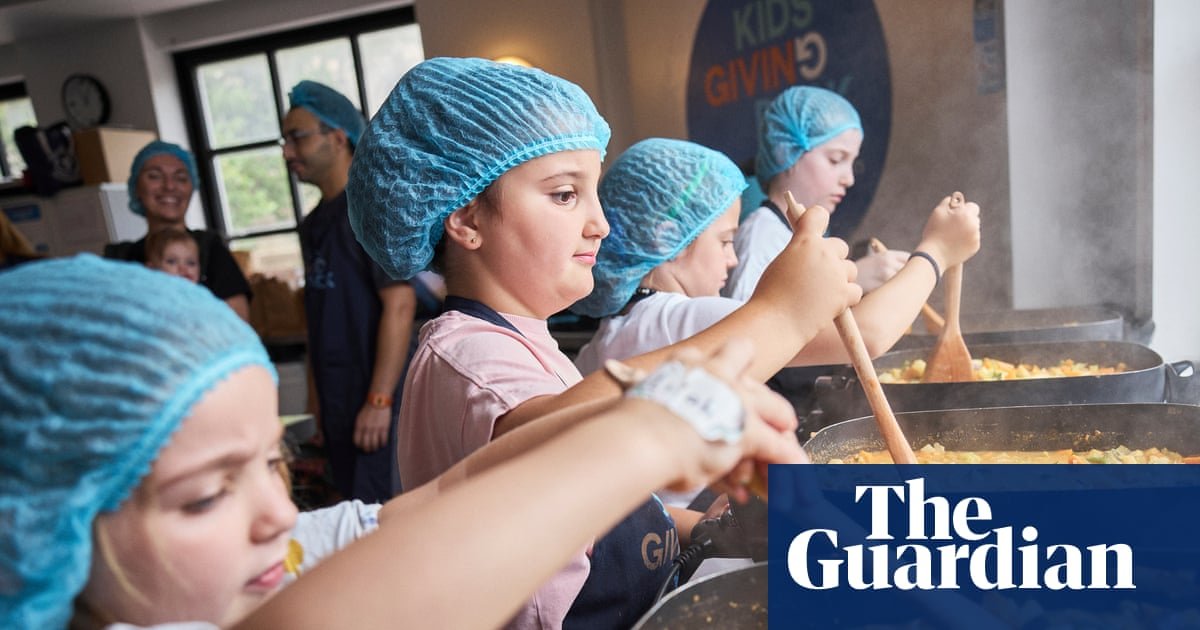 Children cook meals for needy and mourners lay wreaths for Bondi attack victims on national day of mourning | Bondi beach terror attack
