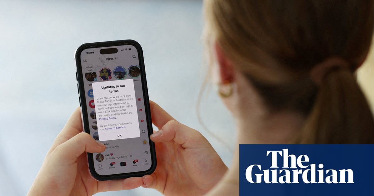 Keir Starmer tells MPs he is open to social media ban for young people | Keir Starmer Keir Starmer tells MPs he is open to social media ban for young people | Keir Starmer
