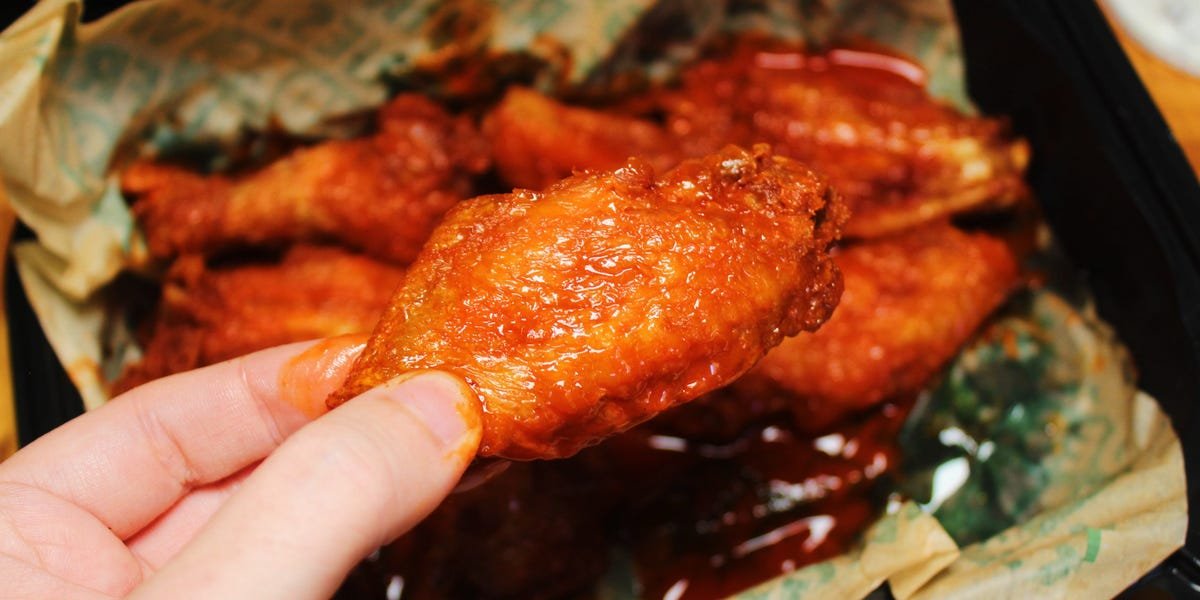 Review: Best Chain Restaurant Buffalo Chicken Wings, Ranked Review: Best Chain Restaurant Buffalo Chicken Wings, Ranked