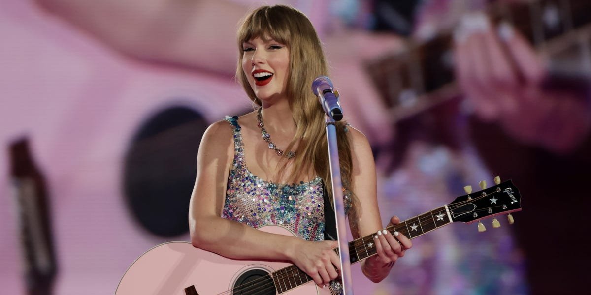 Taylor Swift’s Text Messages to Blake Lively Prove She’s a Good Friend