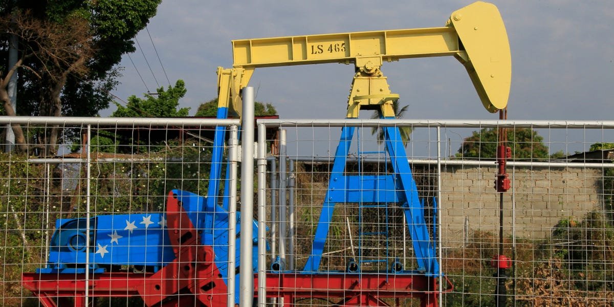 Venezuelan Oil’s Return Could Help Big Oil and Hurt US Shale Venezuelan Oil’s Return Could Help Big Oil and Hurt US Shale