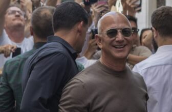 Jeff Bezos Bailed Out the Washington Post. Now He’s Bailing Out.