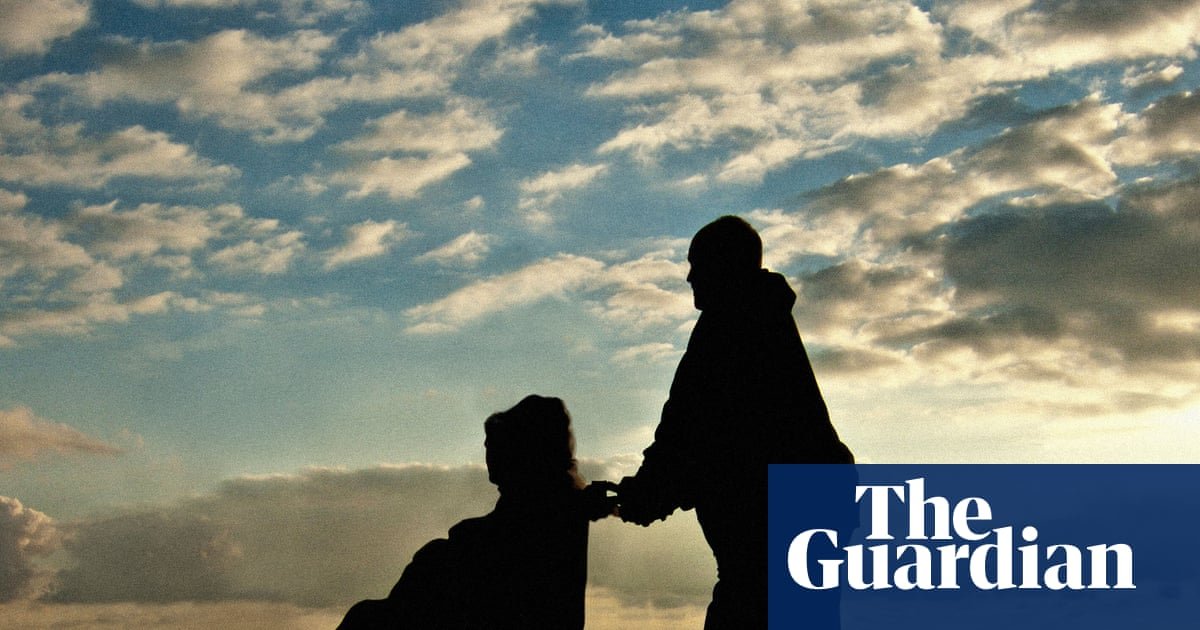UK’s ‘unsung army’ of full-time unpaid carers needs more support, report says | Carers UK’s ‘unsung army’ of full-time unpaid carers needs more support, report says | Carers