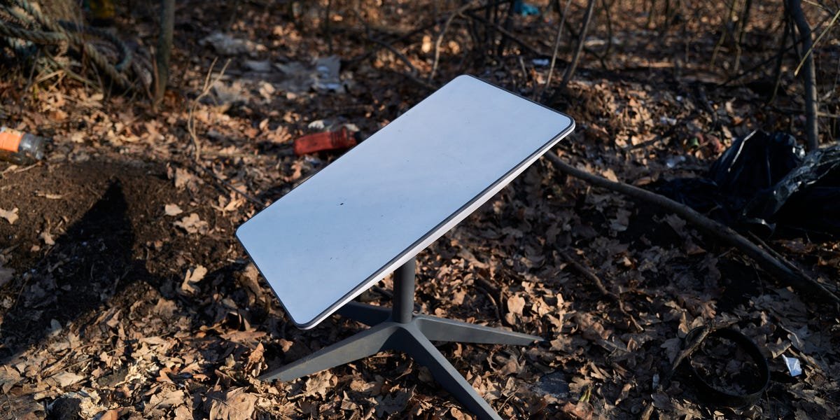 Ukraine Worries Its People Will Register Starlink Terminals for Russia